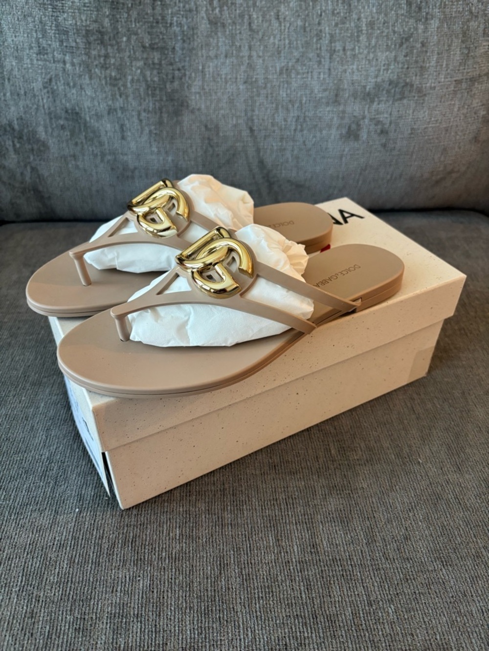 Dolce & Gabbana Beige Logo Flip-flops - Picture 3 of 5